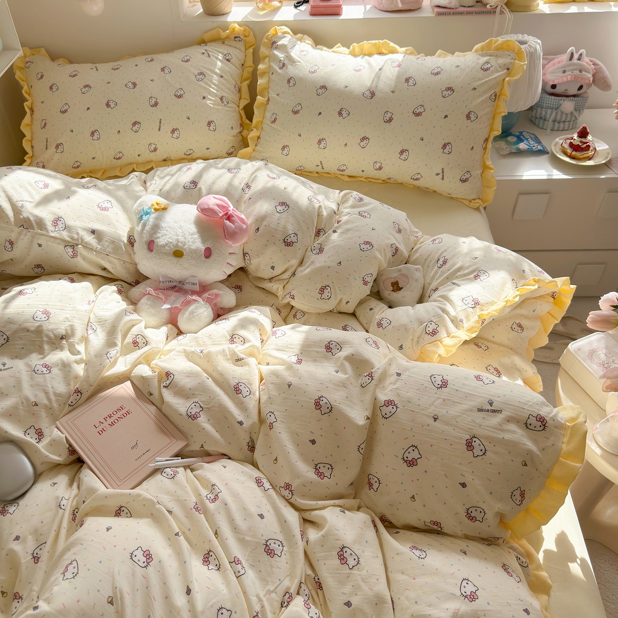 91家纺网 家纺一手货源 找家纺 星禾优选 2025新款三丽鸥加厚水洗双层纱花边款四件套 奶酪 kt