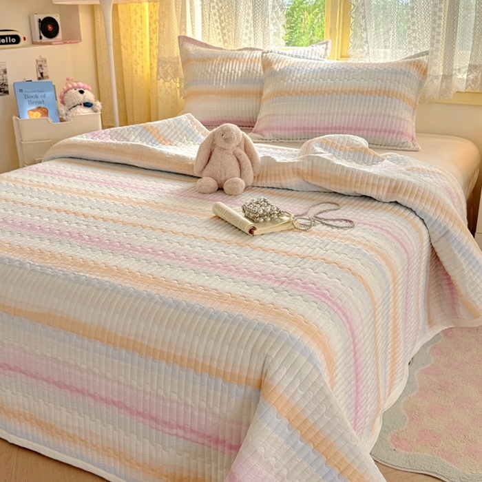 91家纺网 家纺一手货源 找家纺 （总）阿曼达 2025新款单品简约款夹棉印花卡通床盖三件套