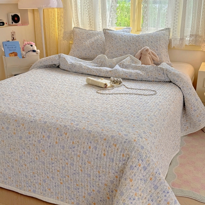 91家纺网 家纺一手货源 找家纺 （总）阿曼达 2025新款单品简约款夹棉印花卡通床盖三件套