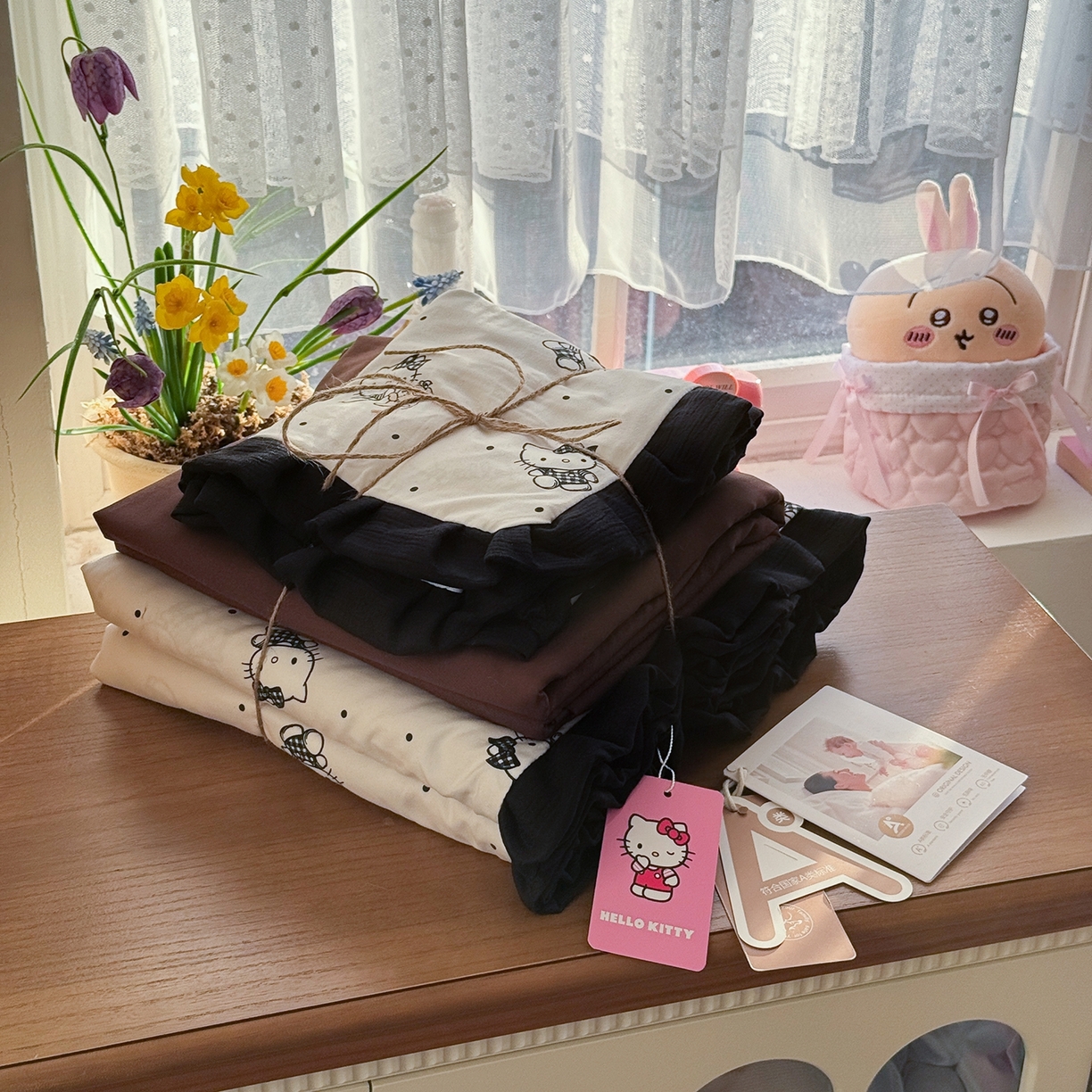 91家纺网 家纺一手货源 找家纺 星禾优选 2025新款三丽鸥加厚水洗双层纱花边款四件套 元气kt