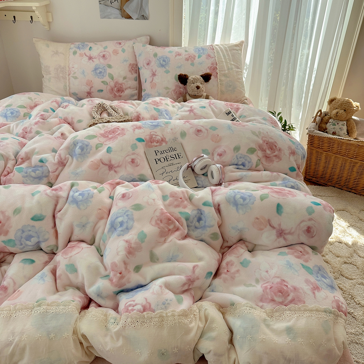 91家纺网 家纺一手货源 找家纺 桃子家居 2025新款A类蕾丝纯棉花边工艺花卉复古碎花加厚花边牛奶绒系列四件套 绒-蕾丝花香