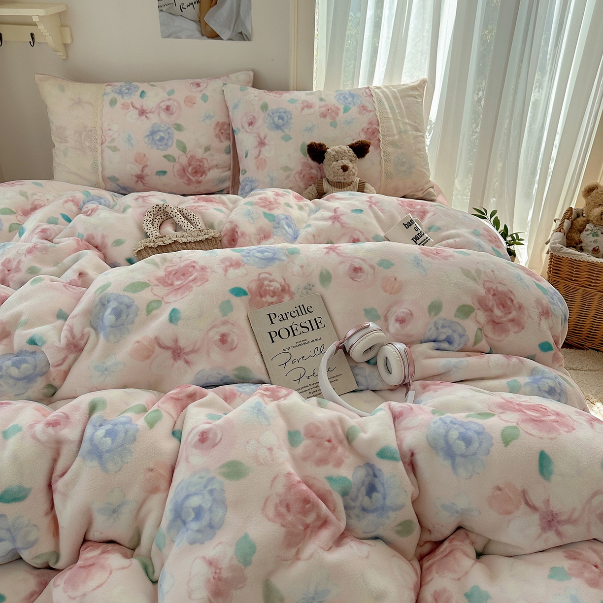 91家纺网 家纺一手货源 找家纺 桃子家居 2025新款A类蕾丝纯棉花边工艺花卉复古碎花加厚花边牛奶绒系列四件套 绒-蕾丝花香