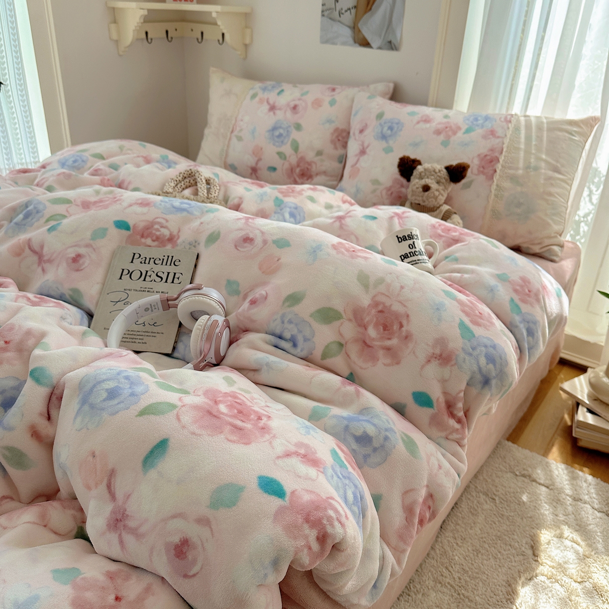 91家纺网 家纺一手货源 找家纺 桃子家居 2025新款A类蕾丝纯棉花边工艺花卉复古碎花加厚花边牛奶绒系列四件套 绒-蕾丝花香