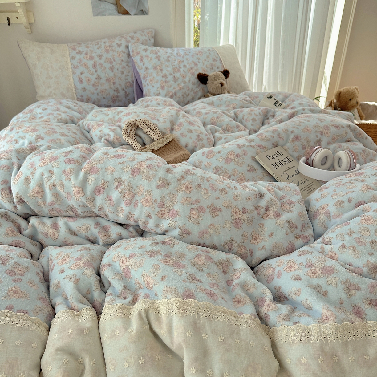 91家纺网 家纺一手货源 找家纺 桃子家居 2025新款A类蕾丝纯棉花边工艺花卉复古碎花加厚花边牛奶绒系列四件套 绒-蕾丝岚梦