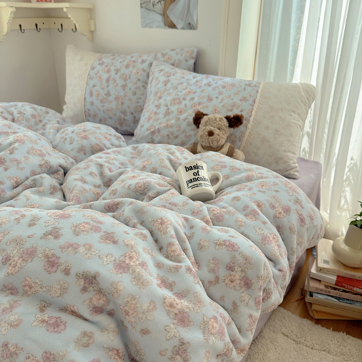 91家纺网 家纺一手货源 找家纺 桃子家居 2025新款A类蕾丝纯棉花边工艺花卉复古碎花加厚花边牛奶绒系列四件套 绒-蕾丝岚梦