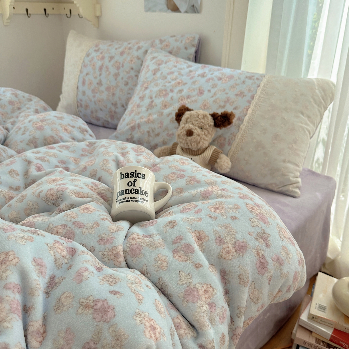 91家纺网 家纺一手货源 找家纺 桃子家居 2025新款A类蕾丝纯棉花边工艺花卉复古碎花加厚花边牛奶绒系列四件套 绒-蕾丝岚梦