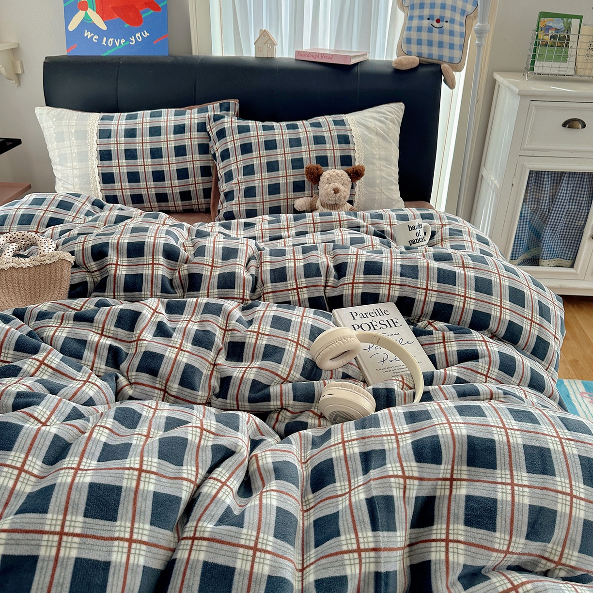 91家纺网 家纺一手货源 找家纺 桃子家居 2025新款A类蕾丝纯棉花边工艺花卉复古碎花加厚花边牛奶绒系列四件套 绒-蕾丝蓝格