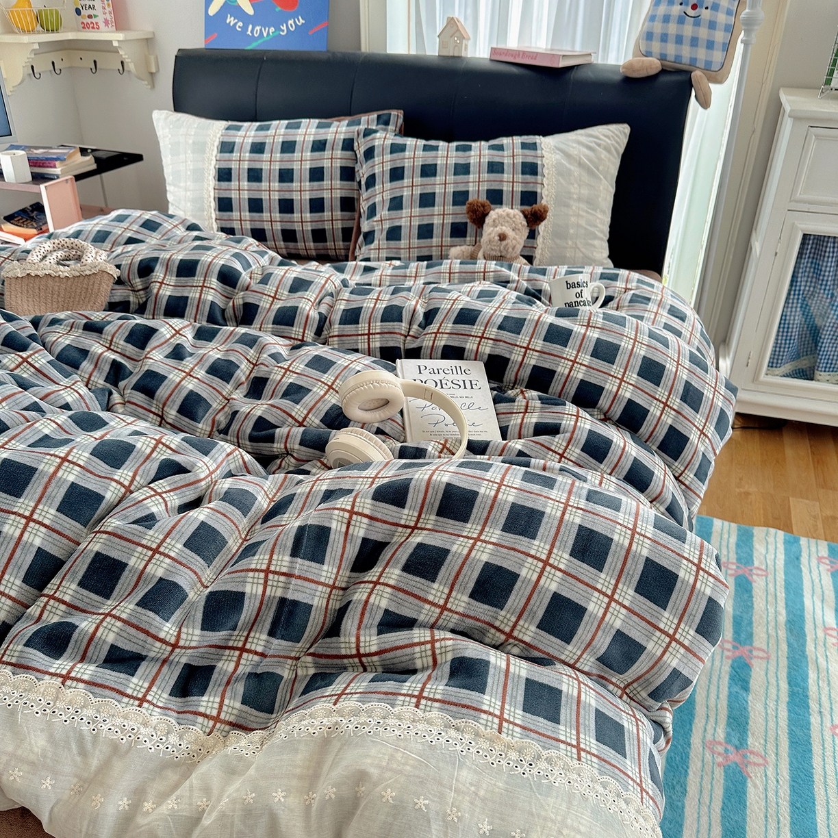 91家纺网 家纺一手货源 找家纺 桃子家居 2025新款A类蕾丝纯棉花边工艺花卉复古碎花加厚花边牛奶绒系列四件套 绒-蕾丝蓝格