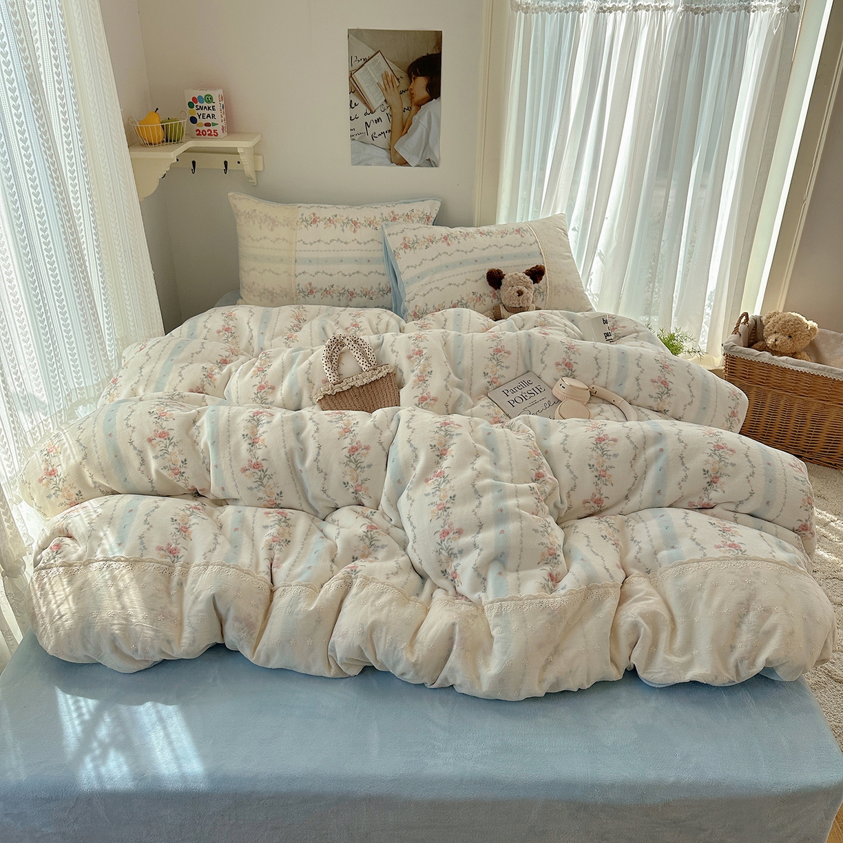 91家纺网 家纺一手货源 找家纺 桃子家居 2025新款A类蕾丝纯棉花边工艺花卉复古碎花加厚花边牛奶绒系列四件套 绒-蕾丝蓝田花