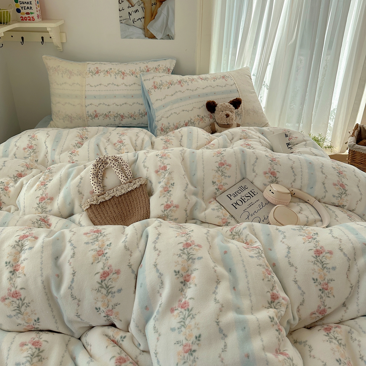 91家纺网 家纺一手货源 找家纺 桃子家居 2025新款A类蕾丝纯棉花边工艺花卉复古碎花加厚花边牛奶绒系列四件套 绒-蕾丝蓝田花