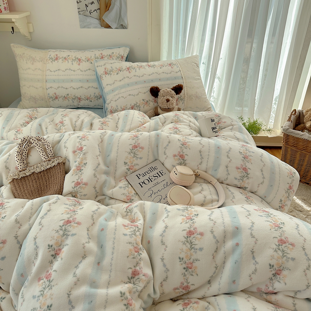 91家纺网 家纺一手货源 找家纺 桃子家居 2025新款A类蕾丝纯棉花边工艺花卉复古碎花加厚花边牛奶绒系列四件套 绒-蕾丝蓝田花