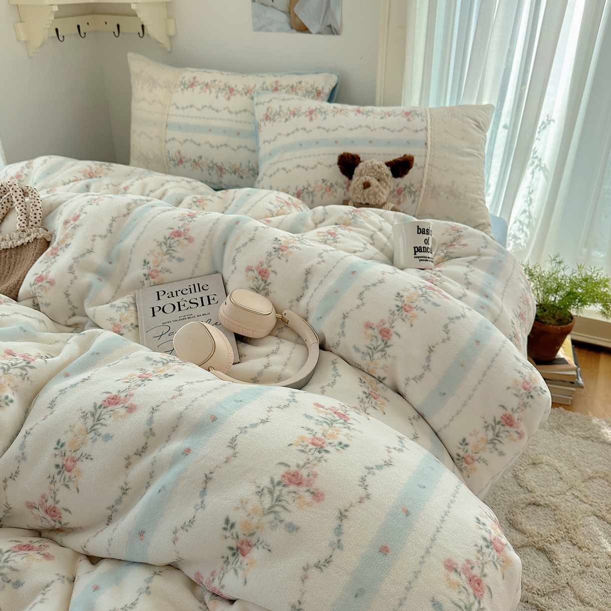 91家纺网 家纺一手货源 找家纺 桃子家居 2025新款A类蕾丝纯棉花边工艺花卉复古碎花加厚花边牛奶绒系列四件套 绒-蕾丝蓝田花