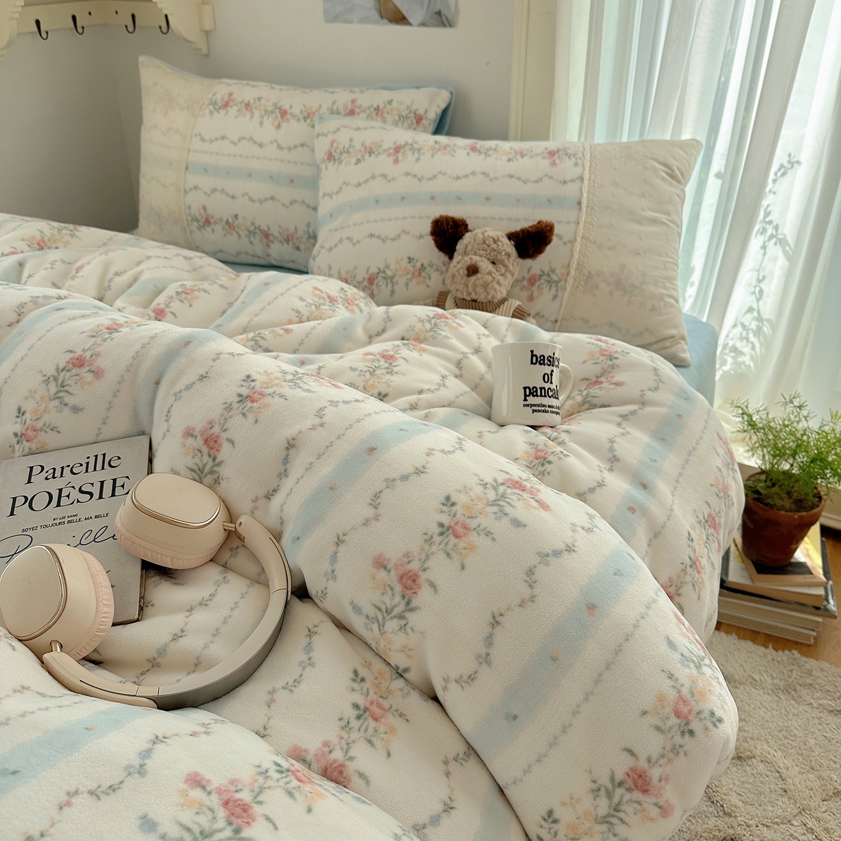 91家纺网 家纺一手货源 找家纺 桃子家居 2025新款A类蕾丝纯棉花边工艺花卉复古碎花加厚花边牛奶绒系列四件套 绒-蕾丝蓝田花