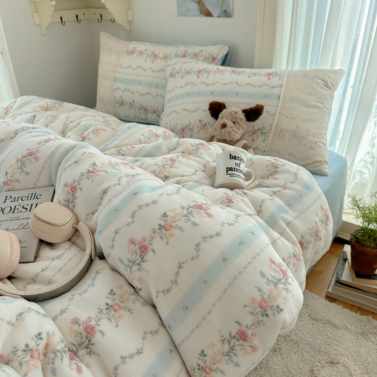 91家纺网 家纺一手货源 找家纺 桃子家居 2025新款A类蕾丝纯棉花边工艺花卉复古碎花加厚花边牛奶绒系列四件套 绒-蕾丝蓝田花