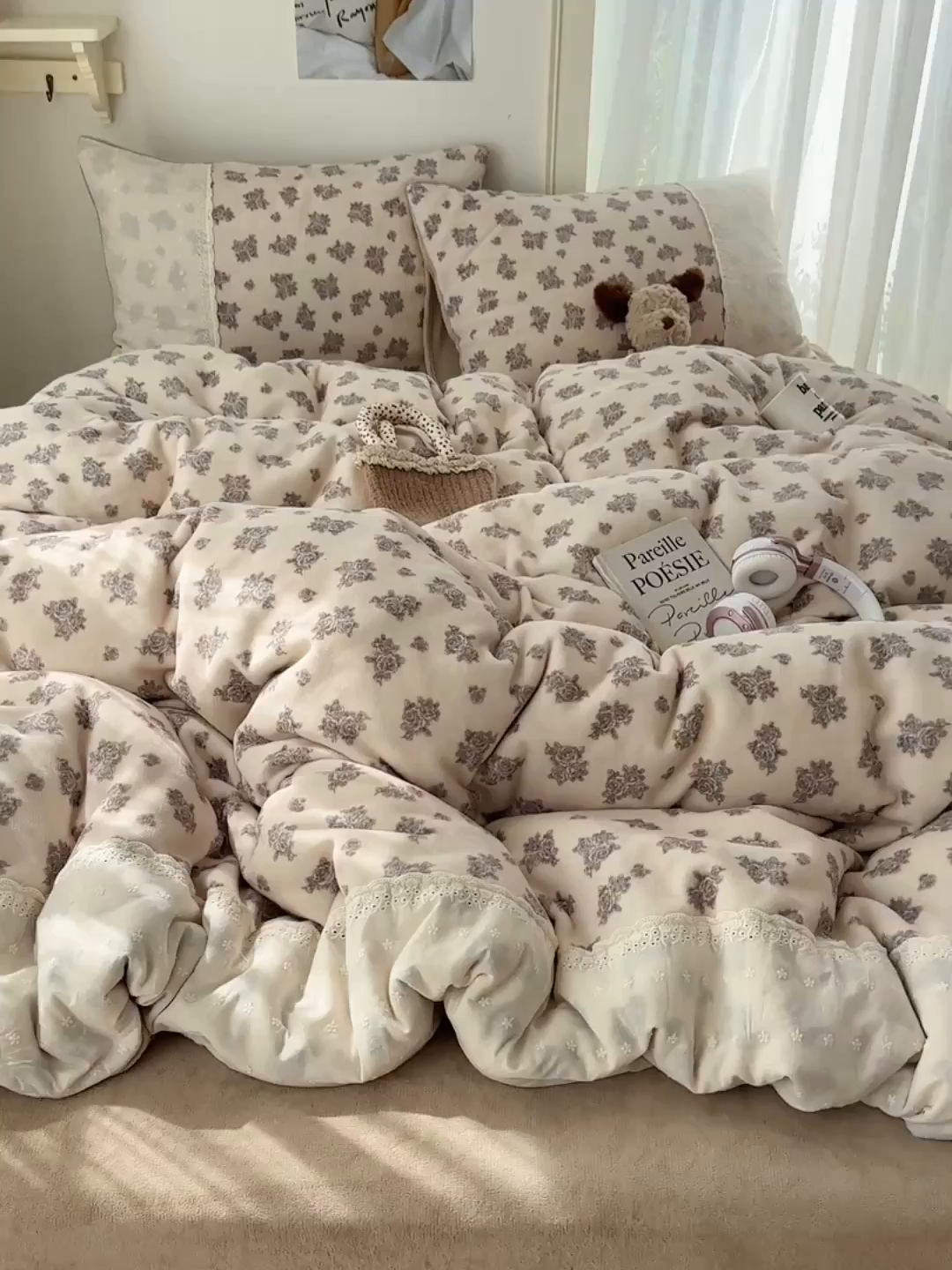 91家纺网 家纺一手货源 找家纺 桃子家居 2025新款A类蕾丝纯棉花边工艺花卉复古碎花加厚花边牛奶绒系列四件套 绒-蕾丝暖香