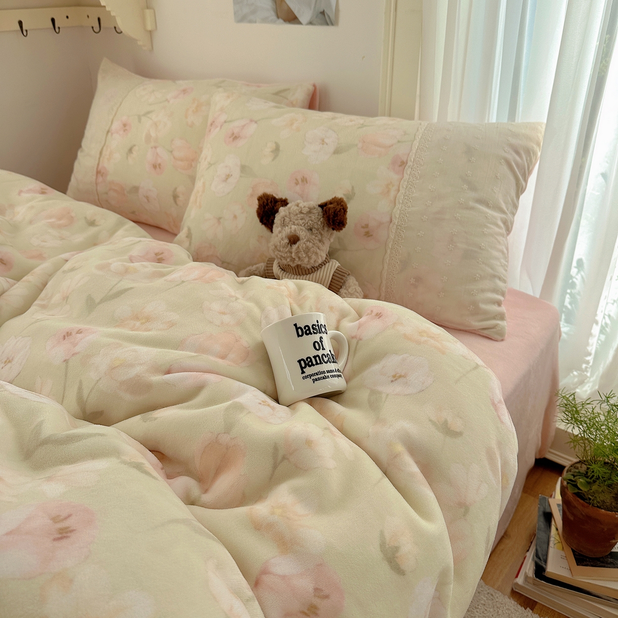 91家纺网 家纺一手货源 找家纺 桃子家居 2025新款A类蕾丝纯棉花边工艺花卉复古碎花加厚花边牛奶绒系列四件套 绒-蕾丝沁梦绿