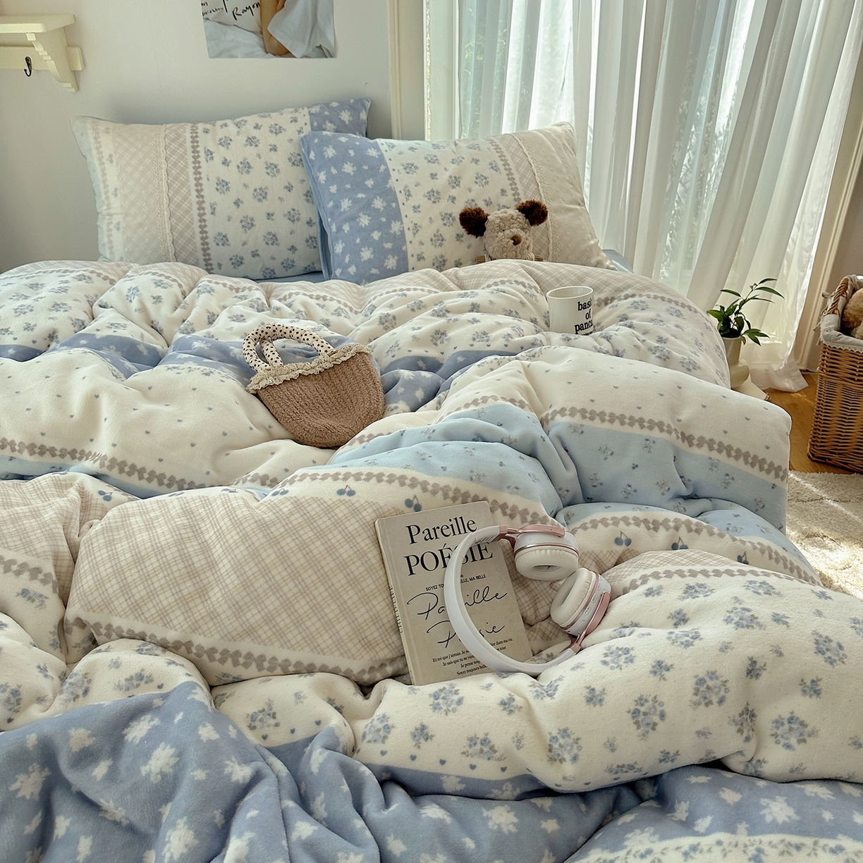 91家纺网 家纺一手货源 找家纺 桃子家居 2025新款A类蕾丝纯棉花边工艺花卉复古碎花加厚花边牛奶绒系列四件套 绒-蕾丝青糯山