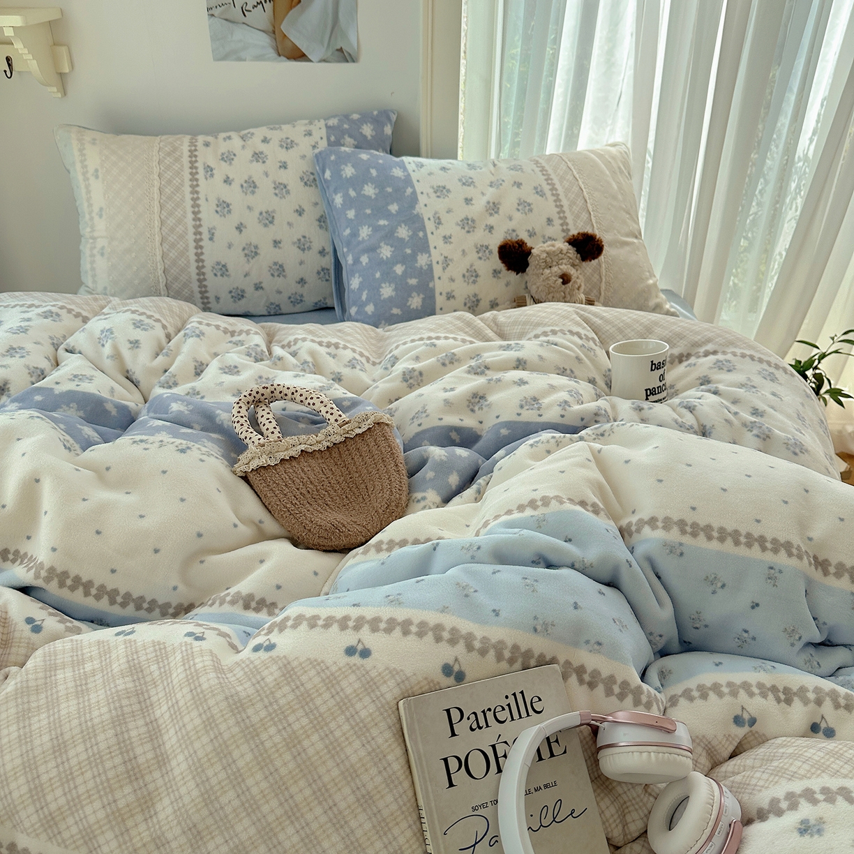 91家纺网 家纺一手货源 找家纺 桃子家居 2025新款A类蕾丝纯棉花边工艺花卉复古碎花加厚花边牛奶绒系列四件套 绒-蕾丝青糯山