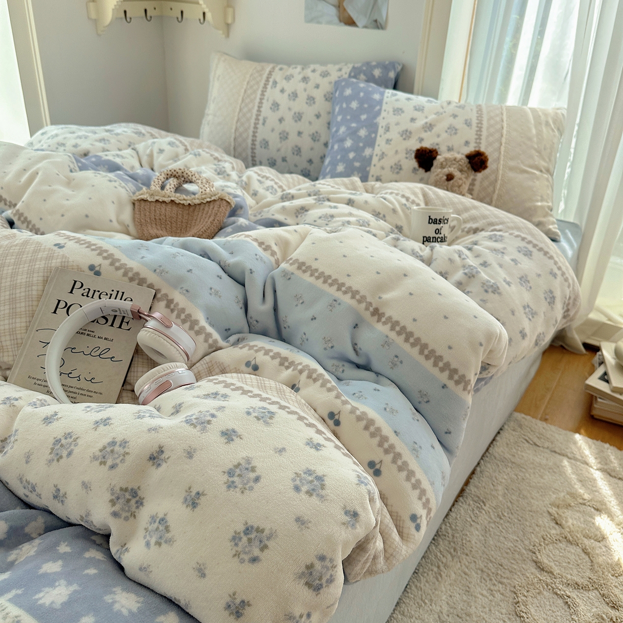 91家纺网 家纺一手货源 找家纺 桃子家居 2025新款A类蕾丝纯棉花边工艺花卉复古碎花加厚花边牛奶绒系列四件套 绒-蕾丝青糯山