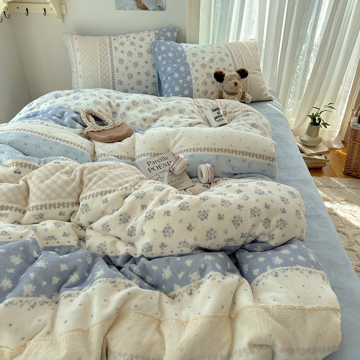 91家纺网 家纺一手货源 找家纺 桃子家居 2025新款A类蕾丝纯棉花边工艺花卉复古碎花加厚花边牛奶绒系列四件套 绒-蕾丝青糯山