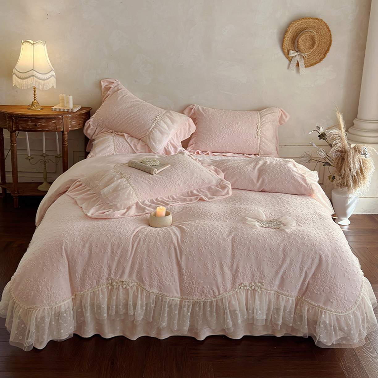 91家纺网 家纺一手货源 找家纺 （总）乐朵家居 2025新款恋恋花房 牛奶绒 夹棉床盖四件套（主推请询价）