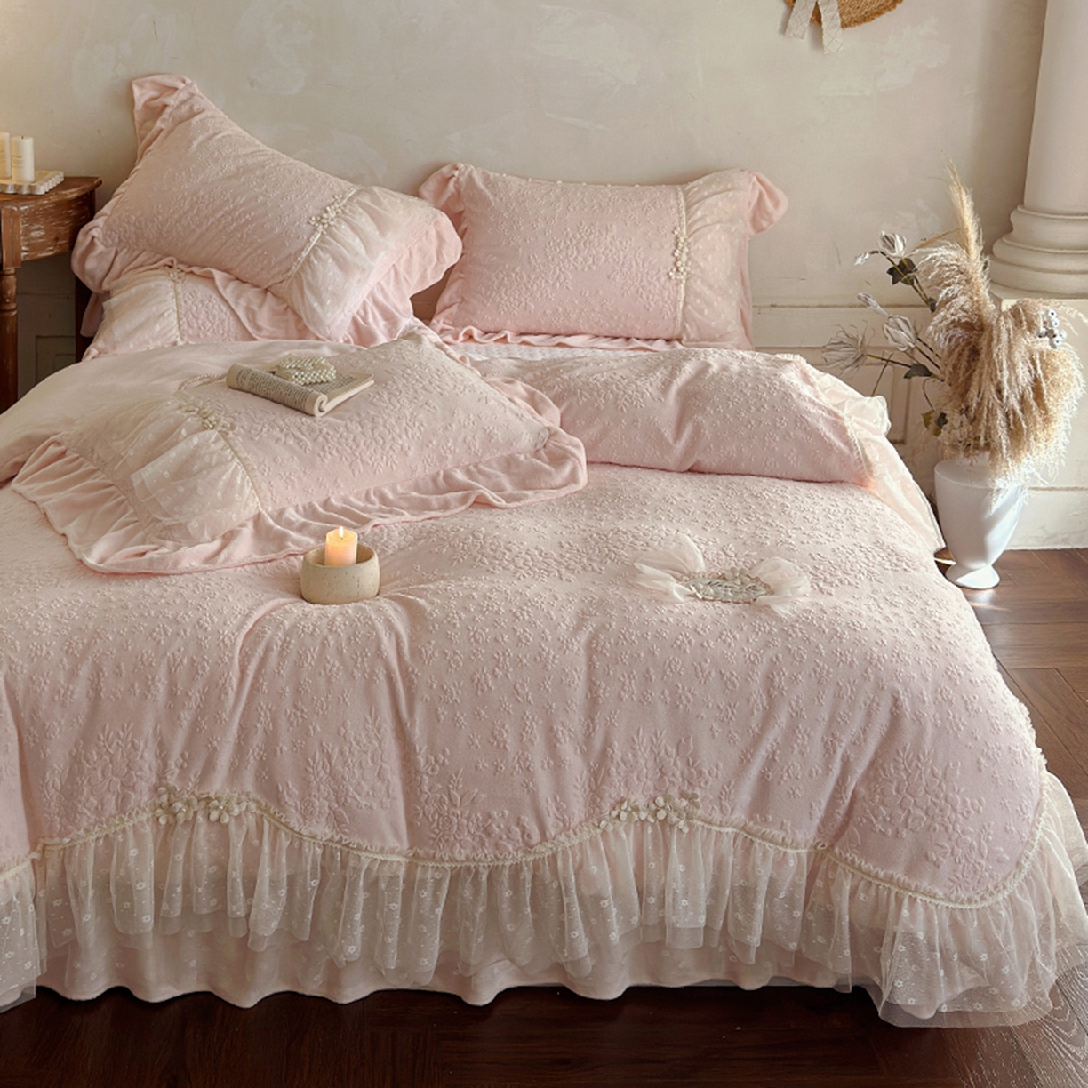 91家纺网 家纺一手货源 找家纺 （总）乐朵家居 2025新款恋恋花房 牛奶绒 夹棉床盖四件套（主推请询价）