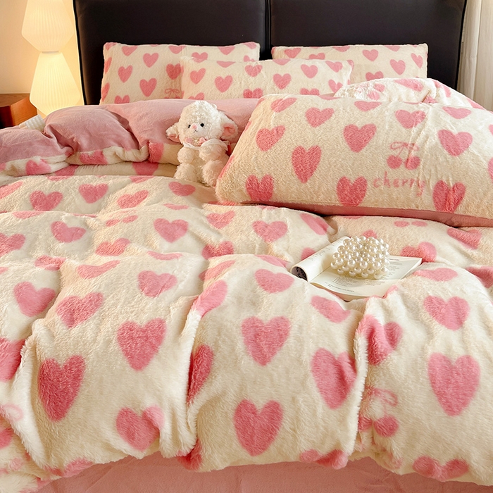 91家纺网 家纺一手货源 找家纺 金梦拉 2025直播爆款A类加厚兔绒印花系列四件套爱心粉