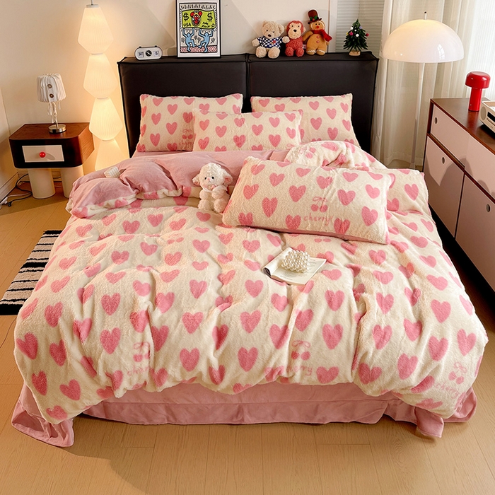 91家纺网 家纺一手货源 找家纺 金梦拉 2025直播爆款A类加厚兔绒印花系列四件套爱心粉