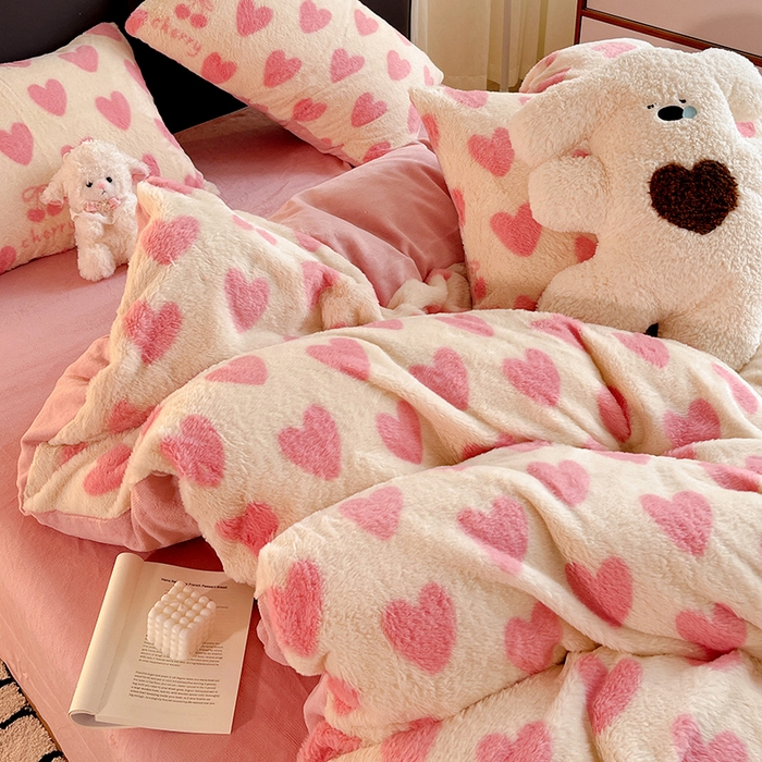 91家纺网 家纺一手货源 找家纺 金梦拉 2025直播爆款A类加厚兔绒印花系列四件套爱心粉