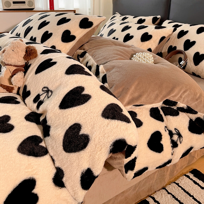 91家纺网 家纺一手货源 找家纺 金梦拉 2025直播爆款A类加厚兔绒印花系列四件套爱心咖