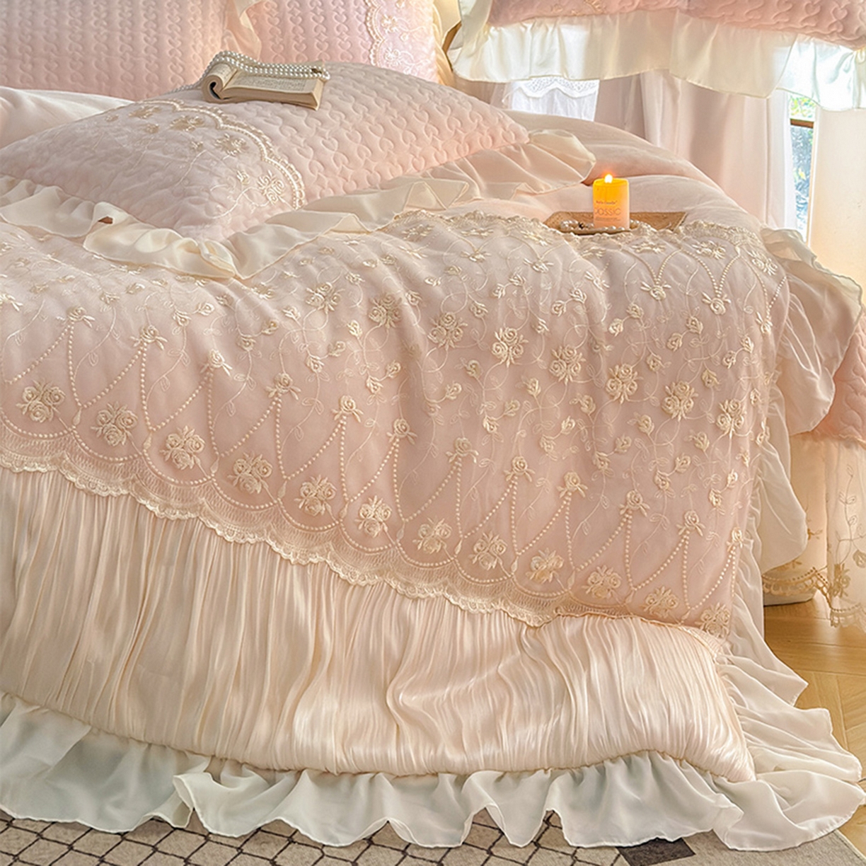 91家纺网 家纺一手货源 找家纺 （总）乐朵家居 2025新款 左岸玫瑰 重工款 牛奶绒 夹棉床盖四件套（主推请询价）