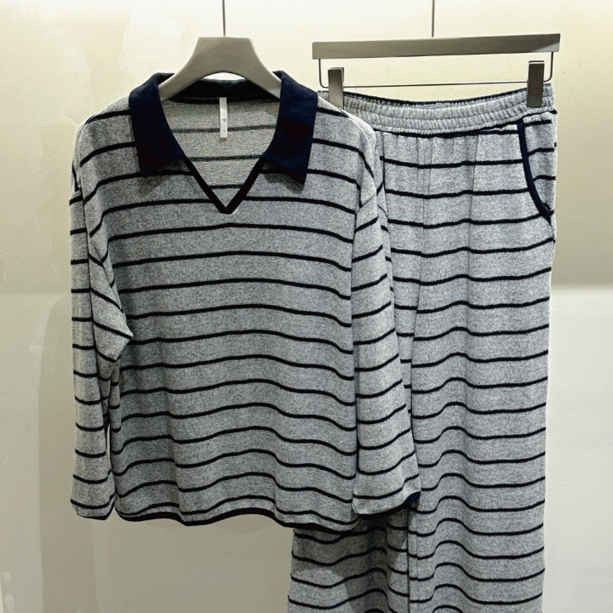 91家纺网 家纺一手货源 找家纺 （总）妍景家居生活馆 2025新款复古翻领条纹款