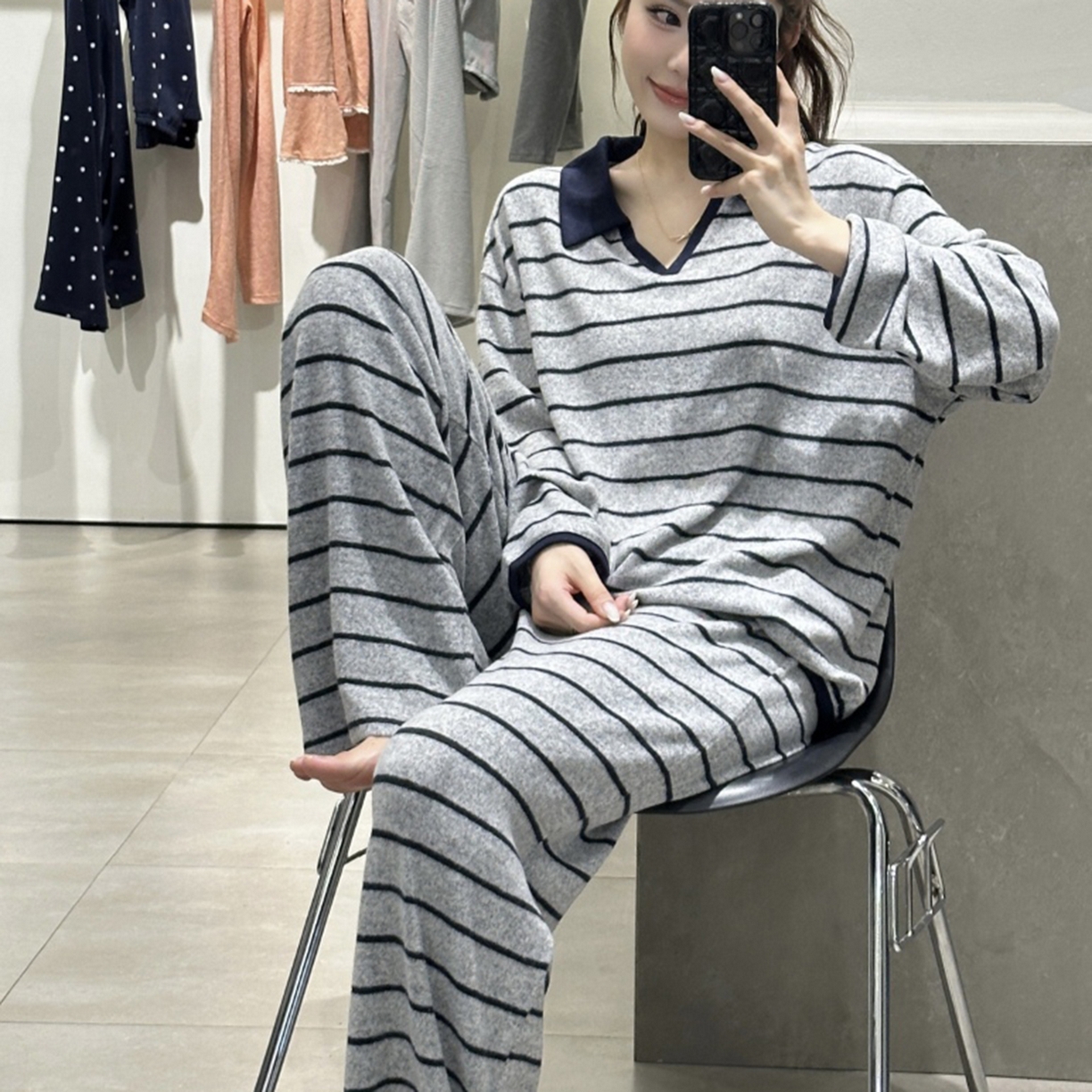 91家纺网 家纺一手货源 找家纺 妍景家居生活馆 2025新款复古翻领条纹款 黑色