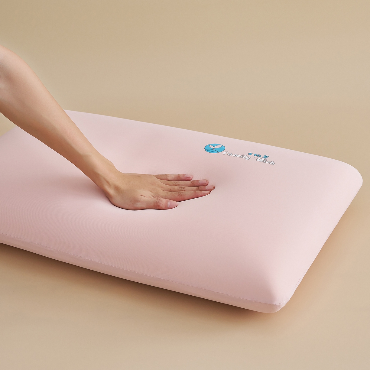 91家纺网 家纺一手货源 找家纺 鼎盛乳胶 2025新款生物基炫彩云感枕枕头枕芯 粉