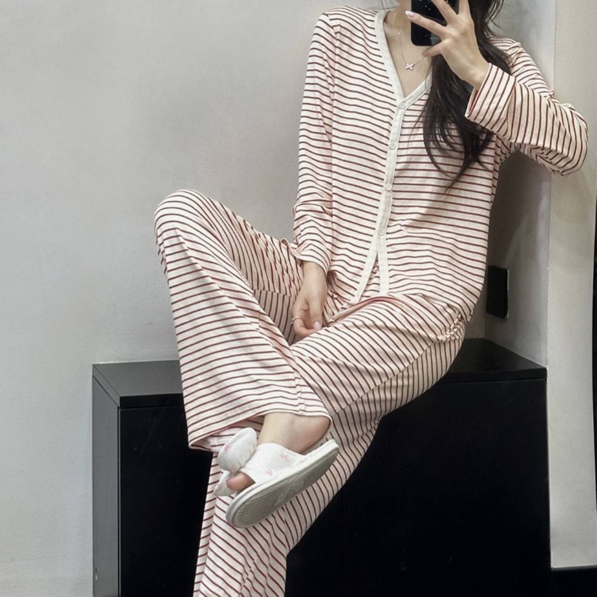 91家纺网 家纺一手货源 找家纺 （总）妍景家居生活馆 2025新款撞色条纹款开衫