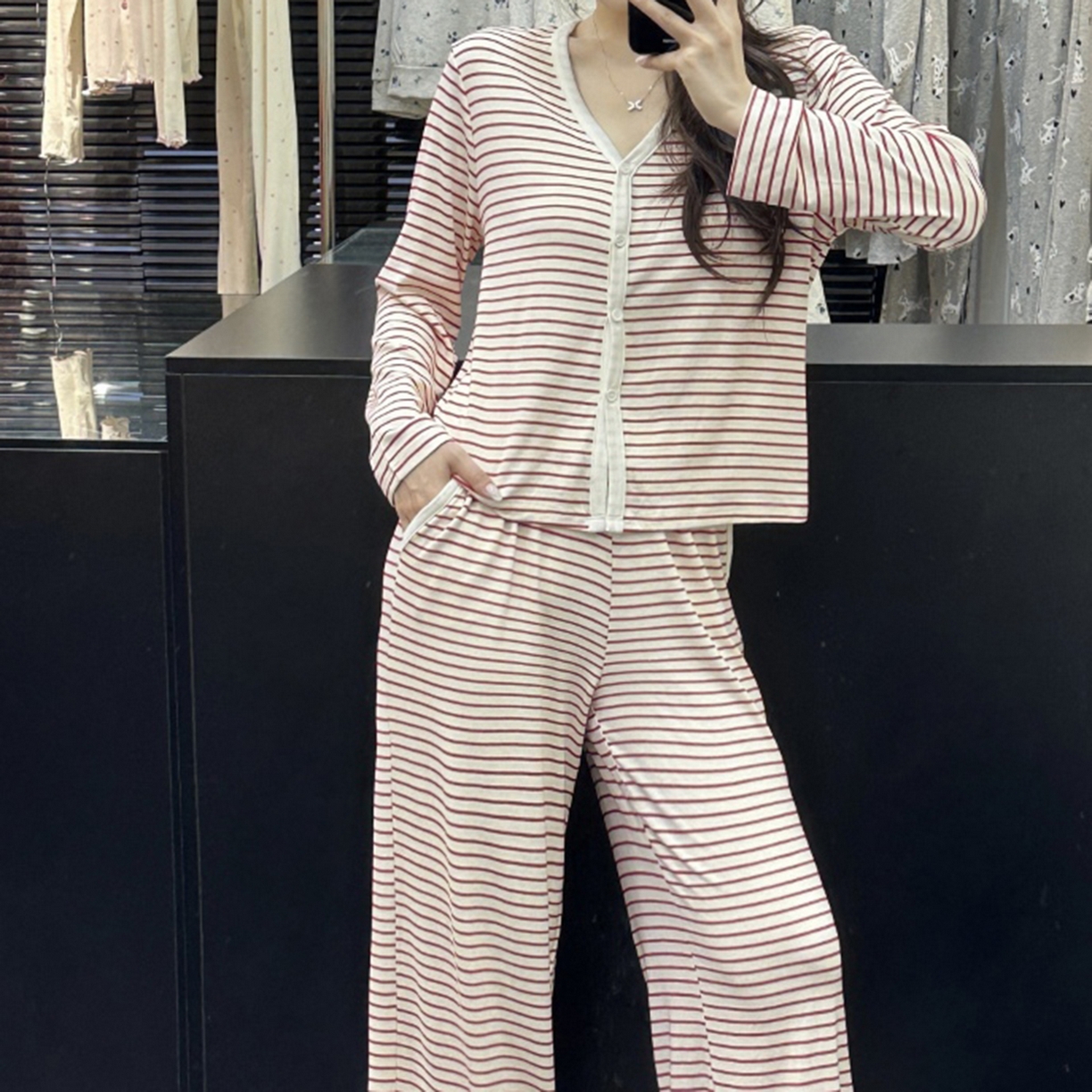 91家纺网 家纺一手货源 找家纺 （总）妍景家居生活馆 2025新款撞色条纹款开衫