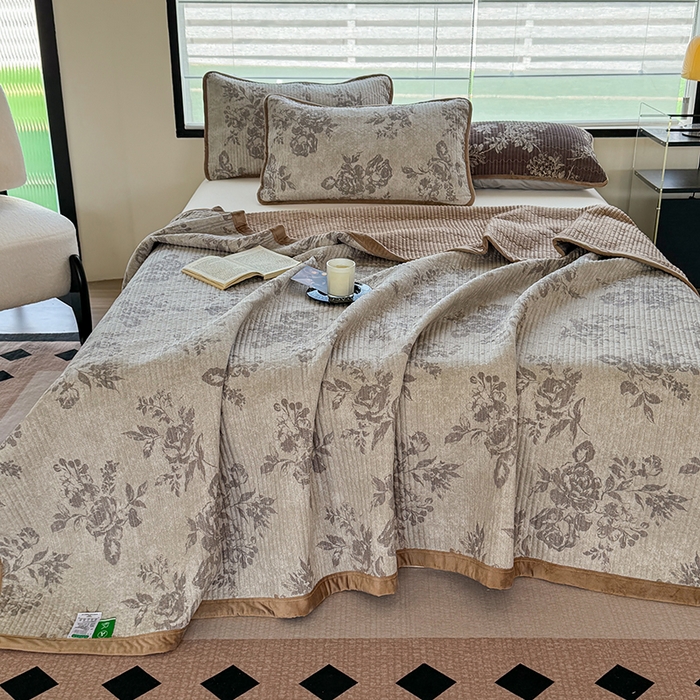 91家纺网 家纺一手货源 找家纺 （总）卢赛尔 2025新款印花加厚原麻宝宝绒双拼保暖床盖款三件套