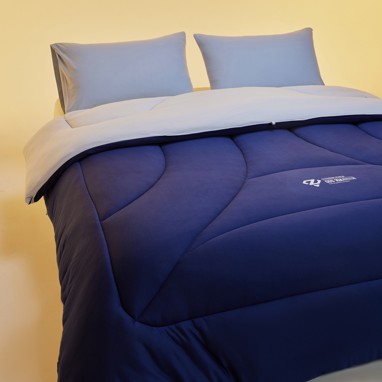 91家纺网 家纺一手货源 找家纺 玛德琳 2025新款10A中科抗菌深睡云朵被子被芯-无影图 星空蓝