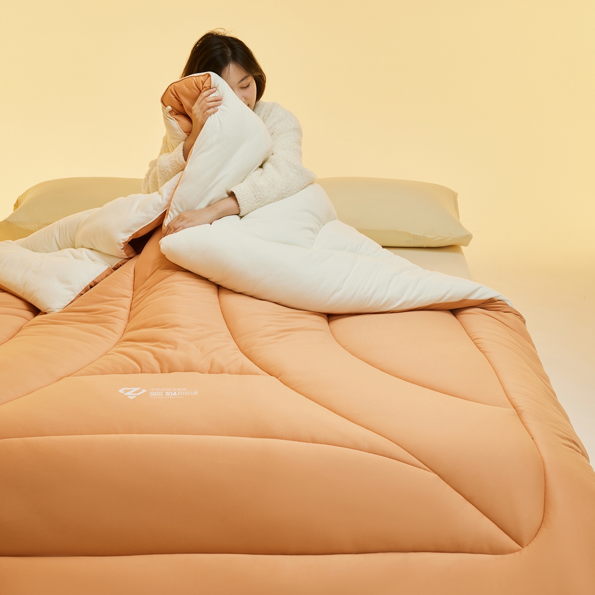 91家纺网 家纺一手货源 找家纺 玛德琳 2025新款10A中科抗菌深睡云朵被子被芯-无影图 暖阳橙