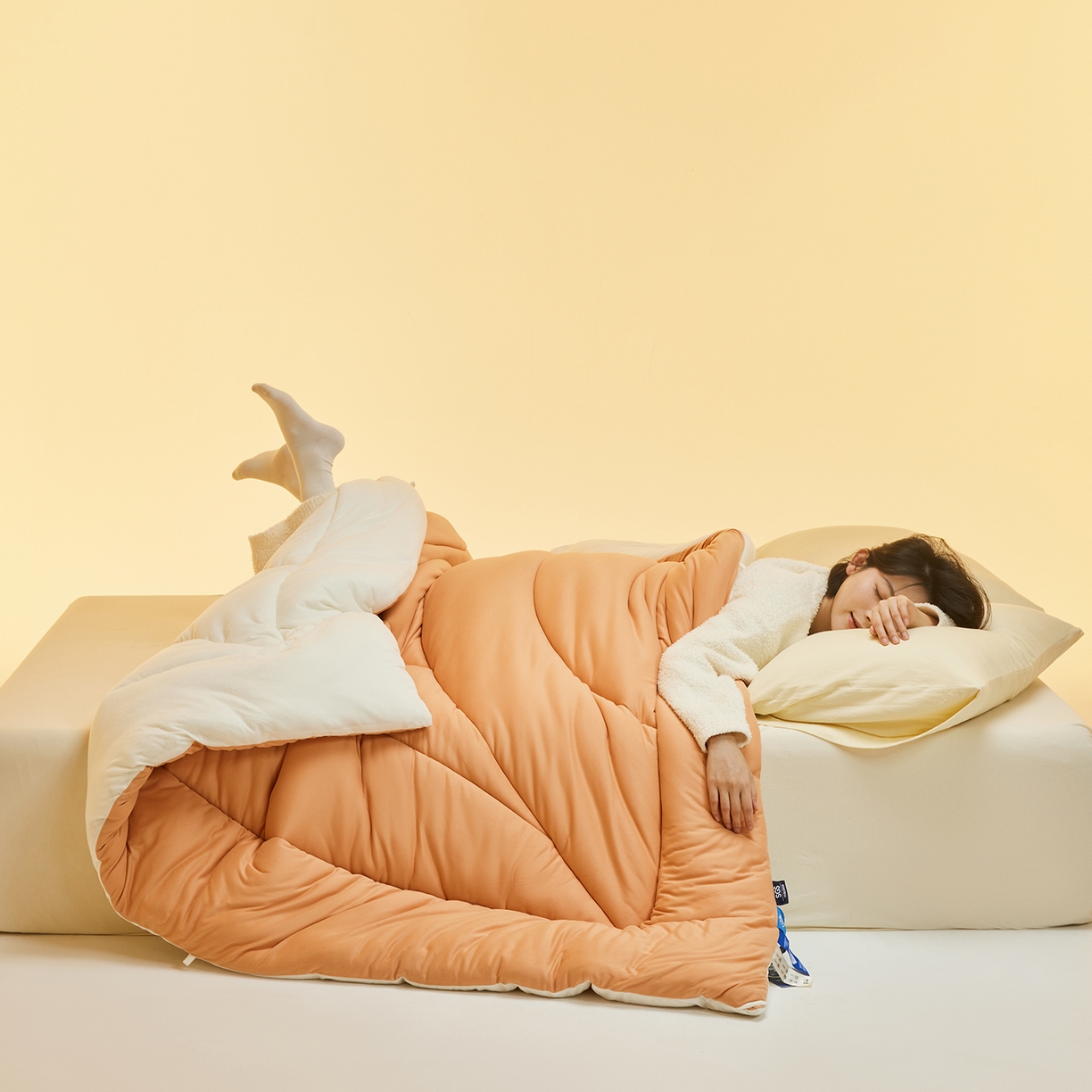 91家纺网 家纺一手货源 找家纺 玛德琳 2025新款10A中科抗菌深睡云朵被子被芯-无影图 暖阳橙