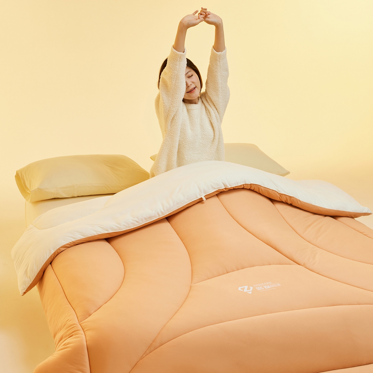 91家纺网 家纺一手货源 找家纺 玛德琳 2025新款10A中科抗菌深睡云朵被子被芯-无影图 暖阳橙