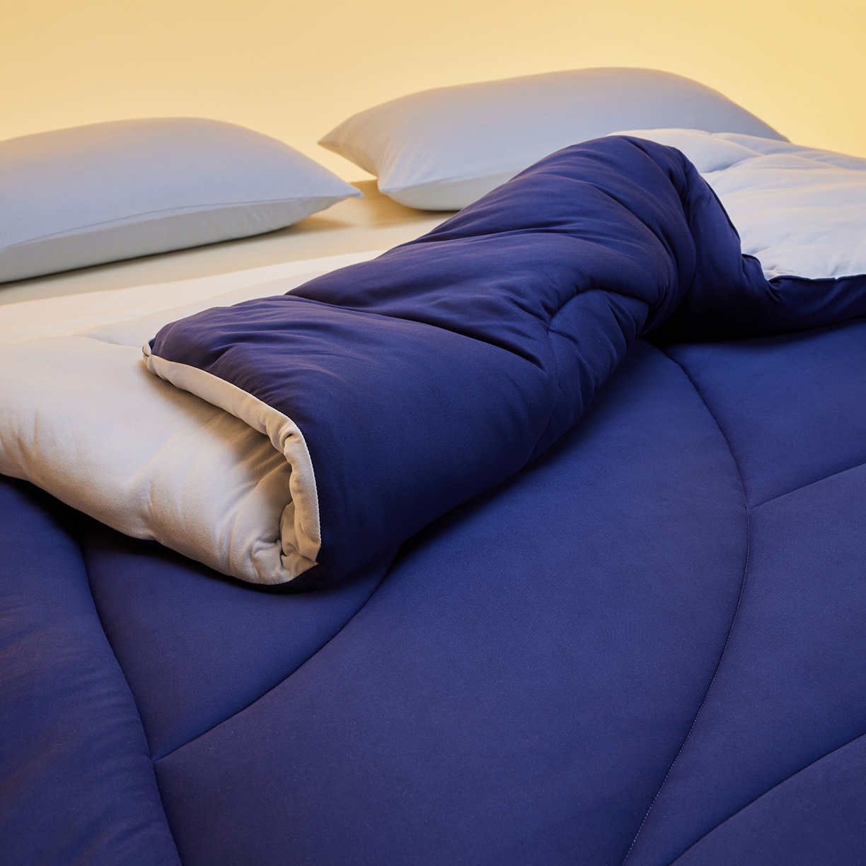 91家纺网 家纺一手货源 找家纺 玛德琳 2025新款10A中科抗菌深睡云朵被子被芯-无影图 星空蓝