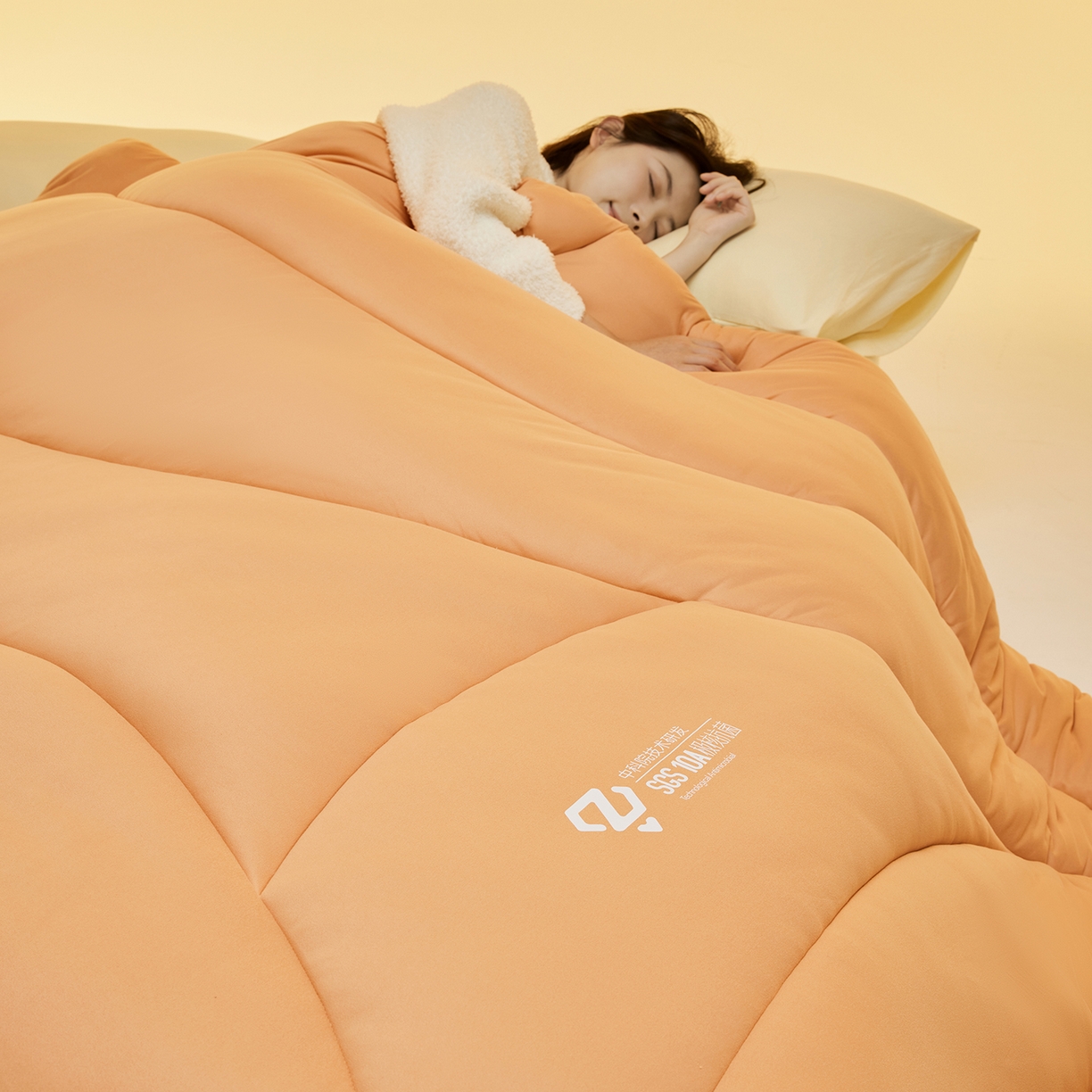 91家纺网 家纺一手货源 找家纺 玛德琳 2025新款10A中科抗菌深睡云朵被子被芯-无影图 暖阳橙