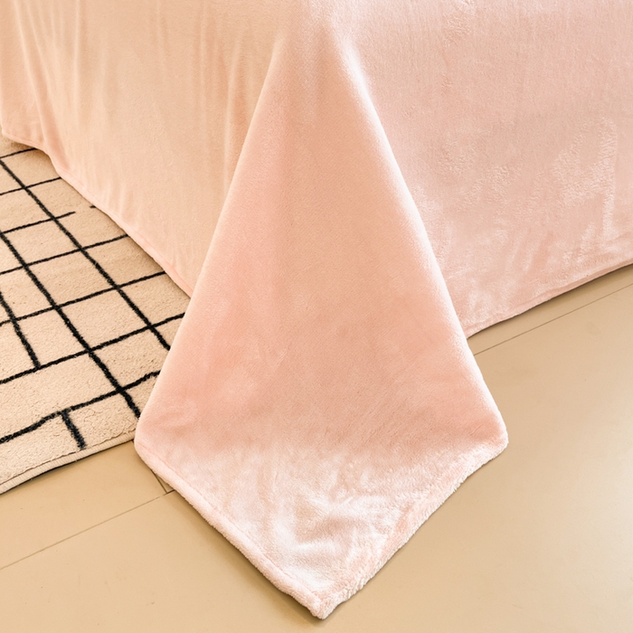 91家纺网 家纺一手货源 找家纺 柒月家居 2025新款时尚印花泡泡绒加厚保暖四件套套件 爱心KT猫