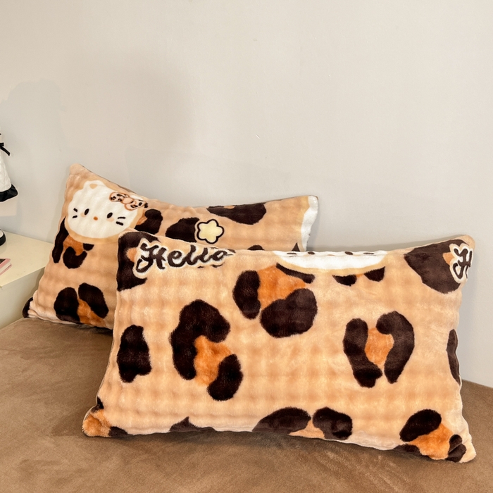 91家纺网 家纺一手货源 找家纺 柒月家居 2025新款时尚印花泡泡绒加厚保暖四件套套件 豹纹猫咪