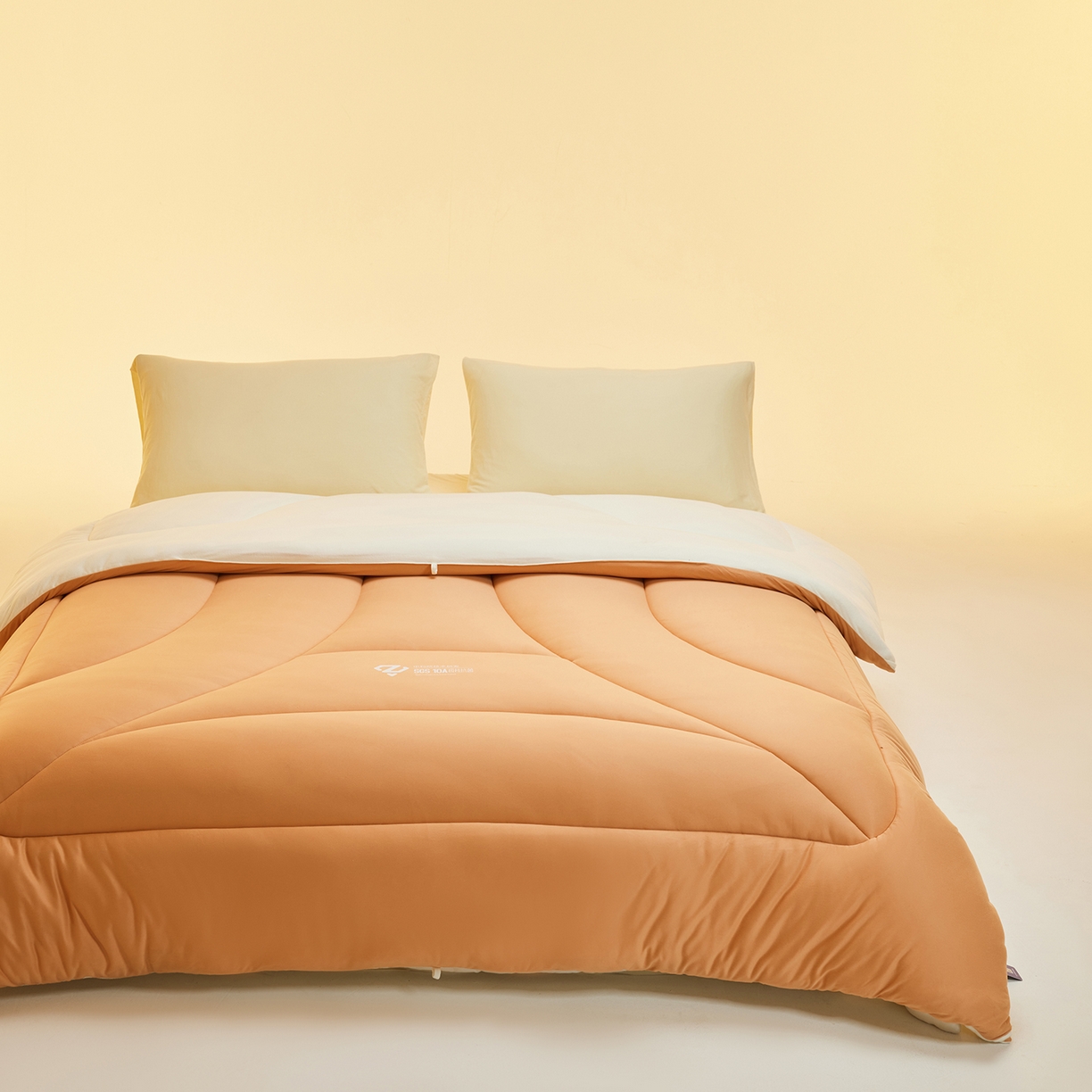 91家纺网 家纺一手货源 找家纺 玛德琳 2025新款10A中科抗菌深睡云朵被子被芯-无影图 暖阳橙