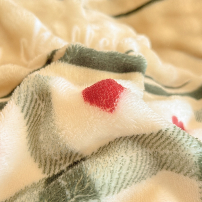 91家纺网 家纺一手货源 找家纺 柒月家居 2025新款时尚印花泡泡绒加厚保暖四件套套件 格格红心