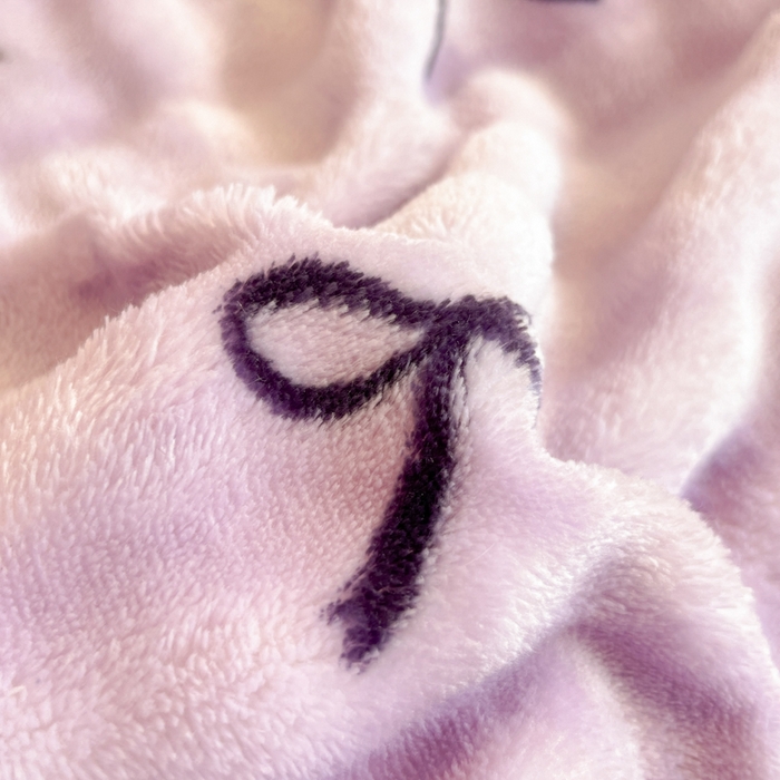 91家纺网 家纺一手货源 找家纺 柒月家居 2025新款时尚印花泡泡绒加厚保暖四件套套件 蝴蝶结紫