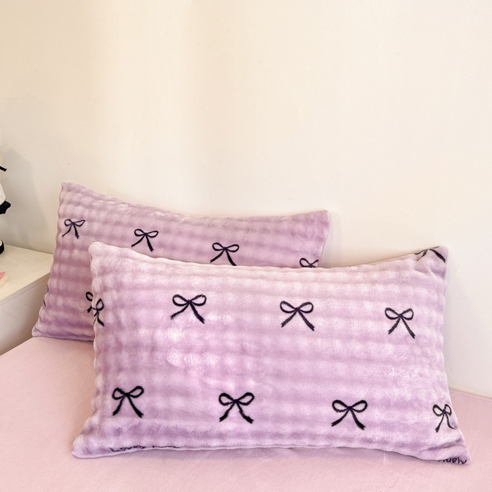 91家纺网 家纺一手货源 找家纺 柒月家居 2025新款时尚印花泡泡绒加厚保暖四件套套件 蝴蝶结紫