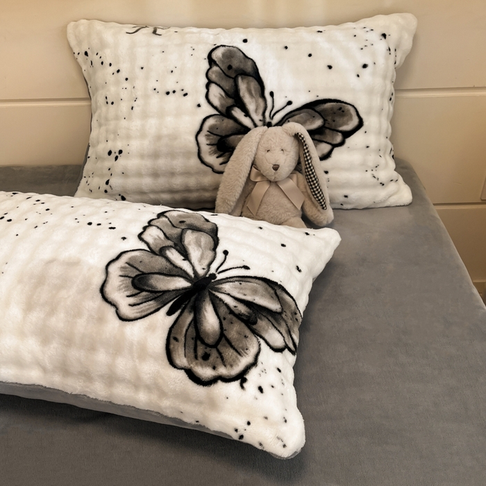 91家纺网 家纺一手货源 找家纺 柒月家居 2025新款时尚印花泡泡绒加厚保暖四件套套件 泡泡 -黑色蝴蝶